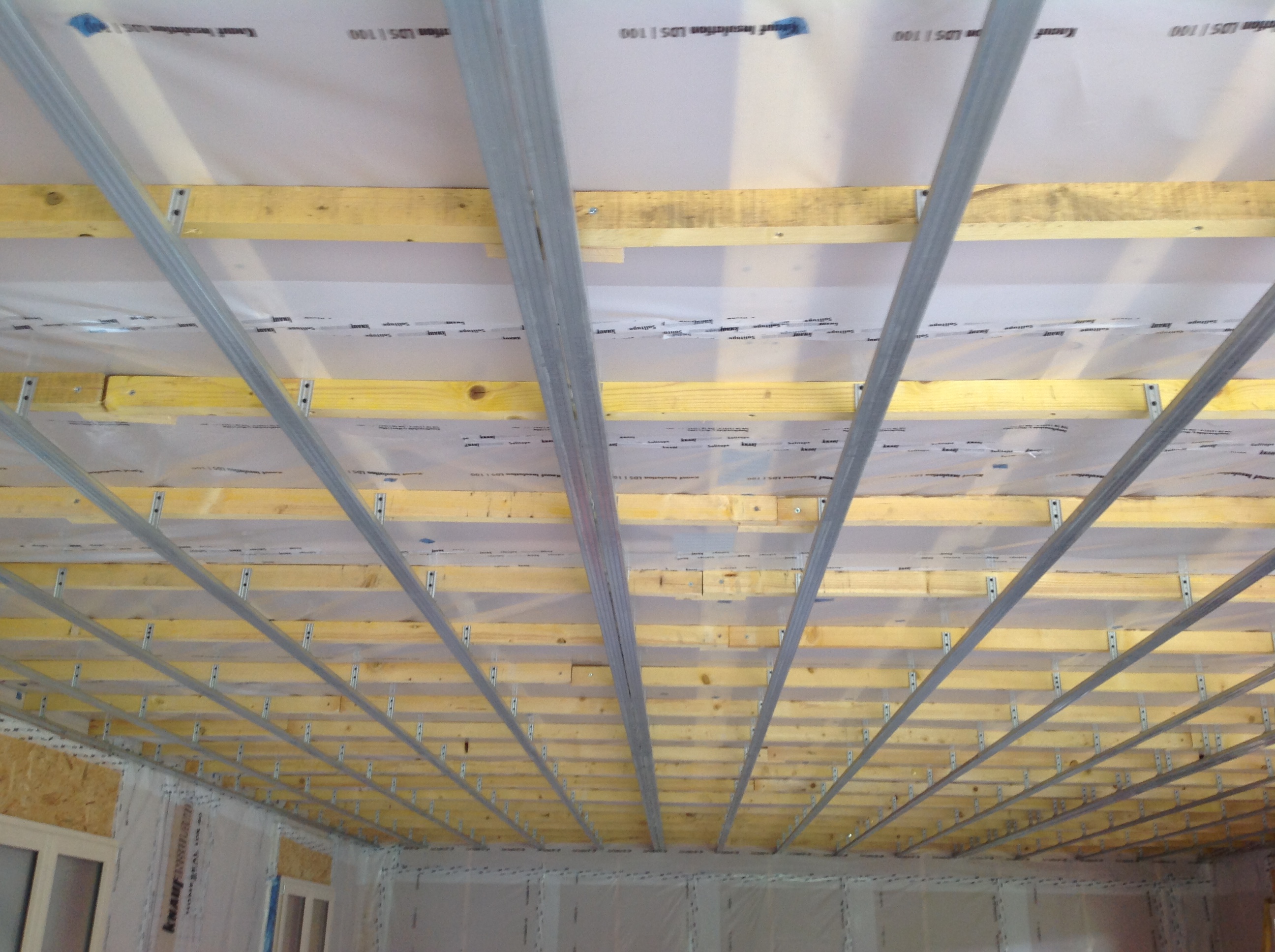 Cloison BA13 et faux-plafond dans le Doubs